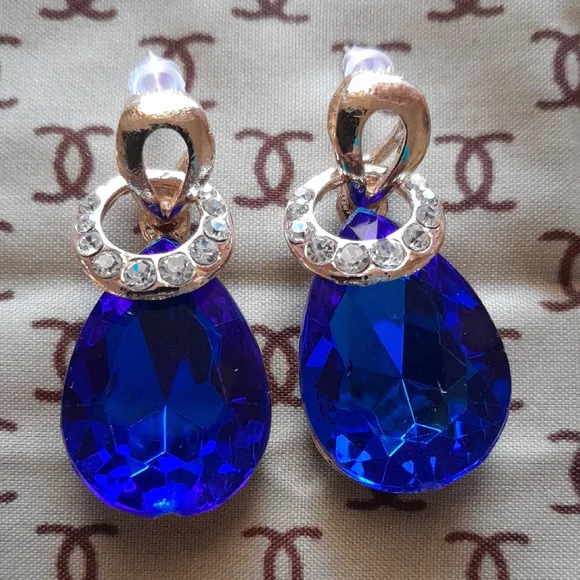 Elegant Blue Crystal Drop Earrings - Picture 1 of 5